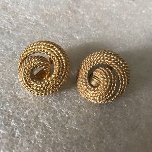 Elegant Gold-Tone Knot Monet clip on  Earrings